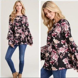 25% OFF BUNDLES💕  Black Floral Bell Sleeve Blouse